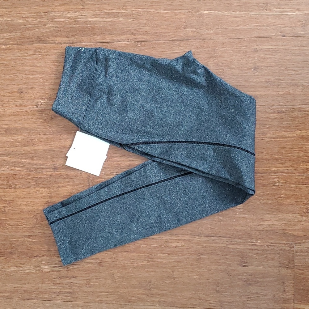 New with tags Beyond Yoga lattice trim leggings pants